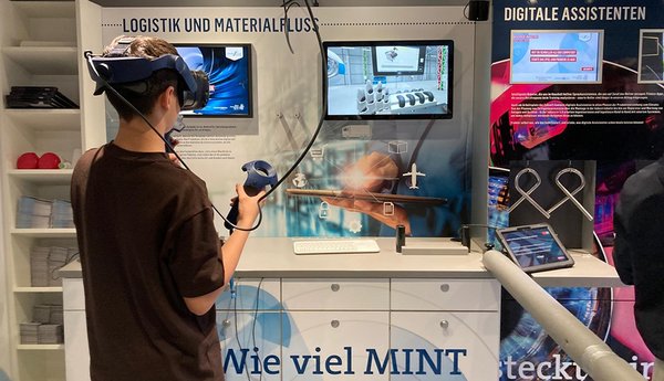 Ein Blick in den Truck zeigt, wie viel MINT bewegt