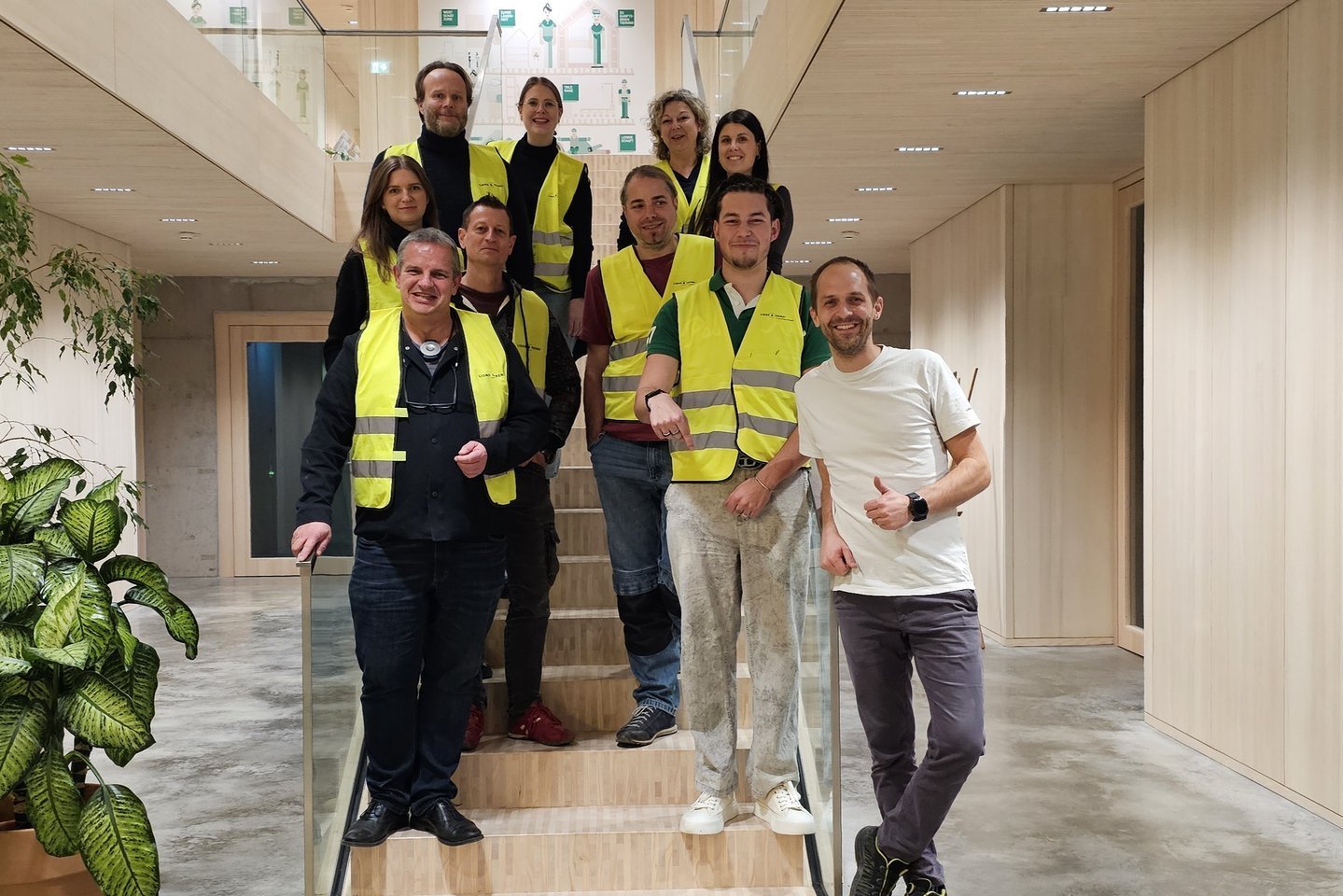 Begeisterte Besuchergruppe Begeisterte Besuchergruppe