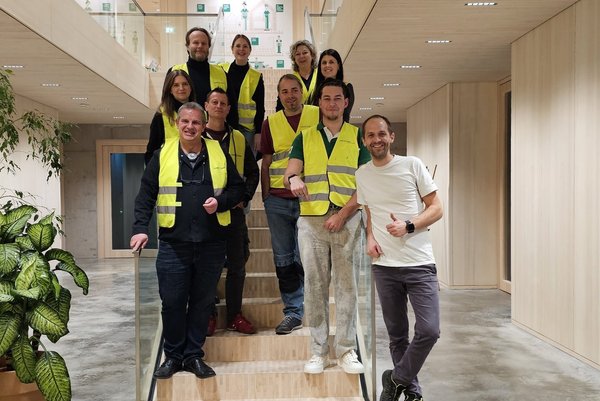 Begeisterte Besuchergruppe Begeisterte Besuchergruppe