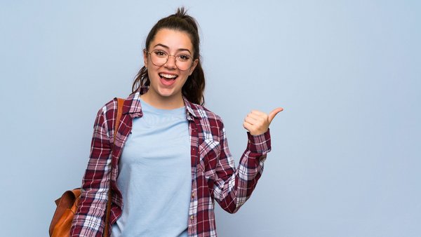 Demokratiebildung im digitalen Zeitalter: Reflexionsfähigkeit und Medienkompetenz stärken Demokratiebildung im digitalen Zeitalter: Reflexionsfähigkeit und Medienkompetenz stärken