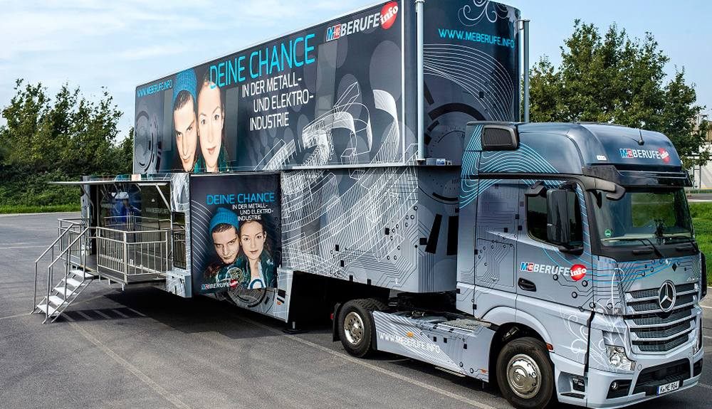 Unterstützung bei der Berufsorientierung: der Infotruck der M+E-Industrie Unterstützung bei der Berufsorientierung: der Infotruck der M+E-Industrie