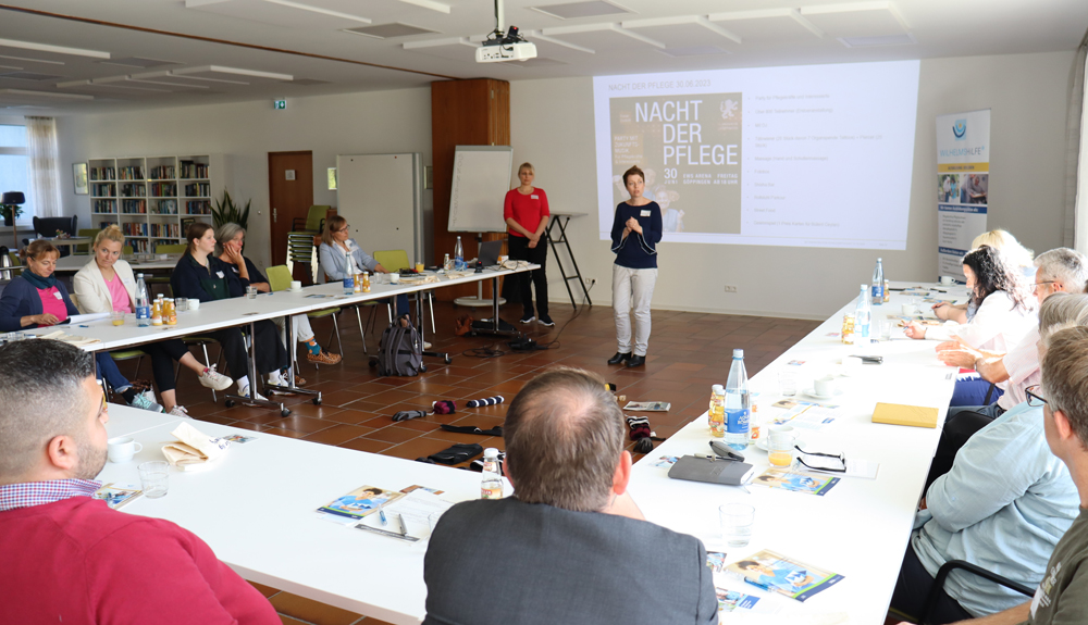 Anna Hunkemöller berichtet von der Nacht der Pflege, ein Fest für die Mitarbeiterinnen und Mitarbeiter der Pflegeeinrichtungen im Kreis Göppingen Anna Hunkemöller berichtet von der Nacht der Pflege, ein Fest für die Mitarbeiterinnen und Mitarbeiter der Pflegeeinrichtungen im Kreis Göppingen