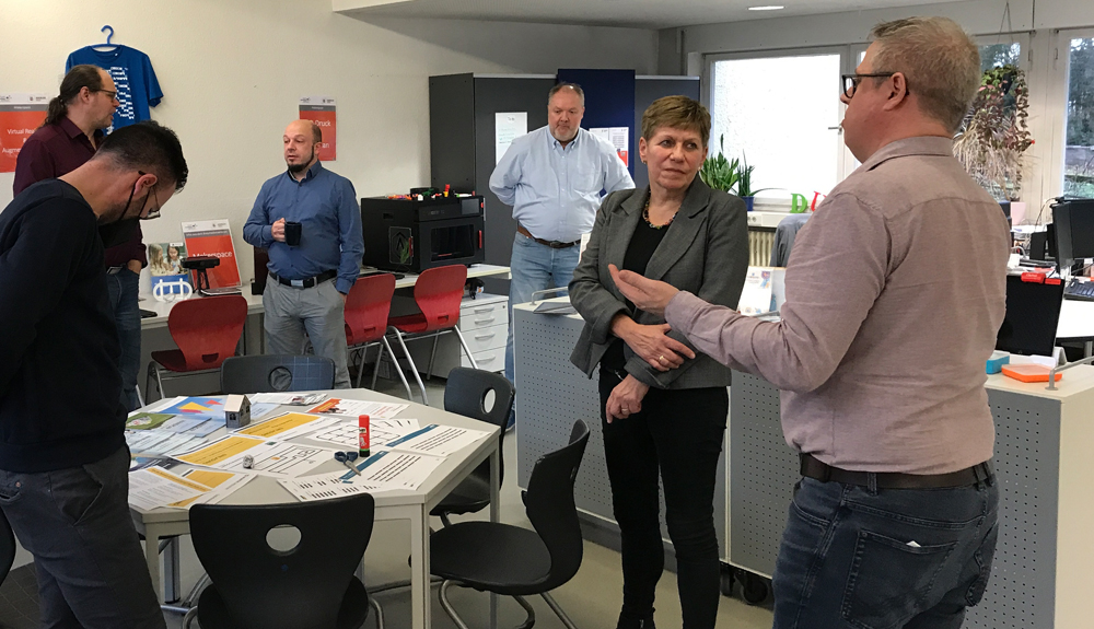 Zeit zum Netzwerken Zeit zum Netzwerken