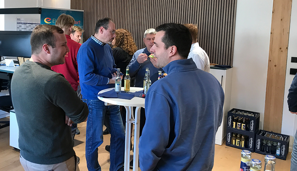 Zeit zum Netzwerken Zeit zum Netzwerken